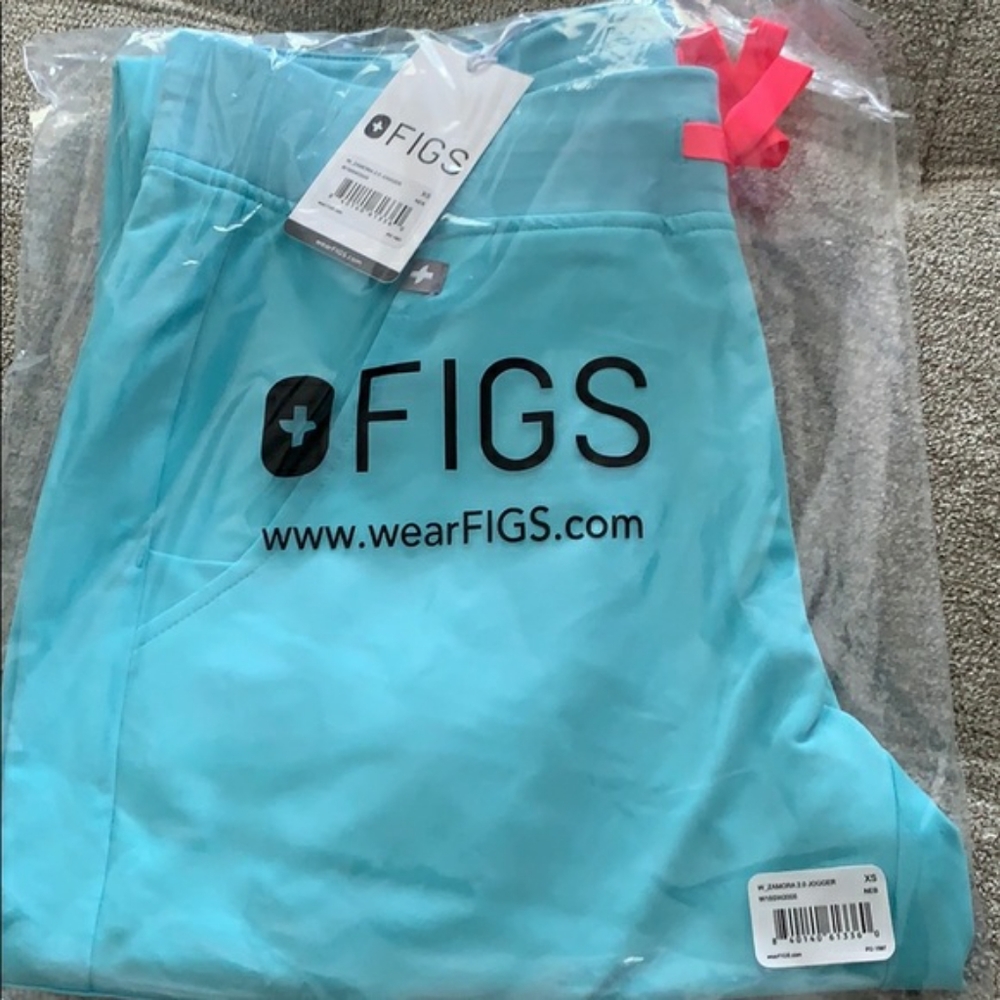 FIGS Limited Edition Neon Blue Scrub Set